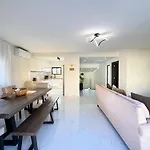別荘 House With Jacuzzi Near The #1960 *