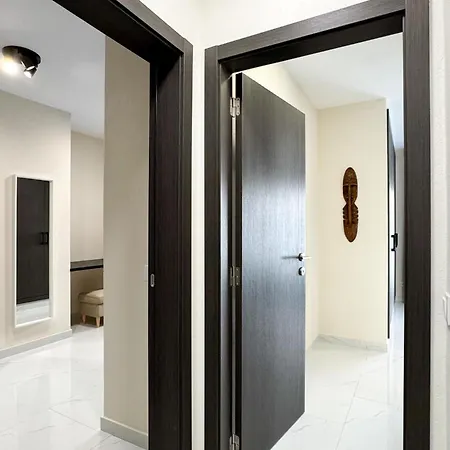 Dom wakacyjny House With Jacuzzi Near The #1960 *