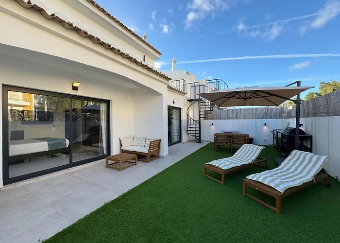 別荘 House With Jacuzzi Near The #1960