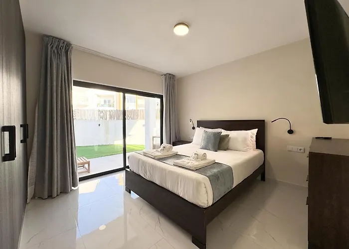 House With Jacuzzi Near The #1960 ラゴス