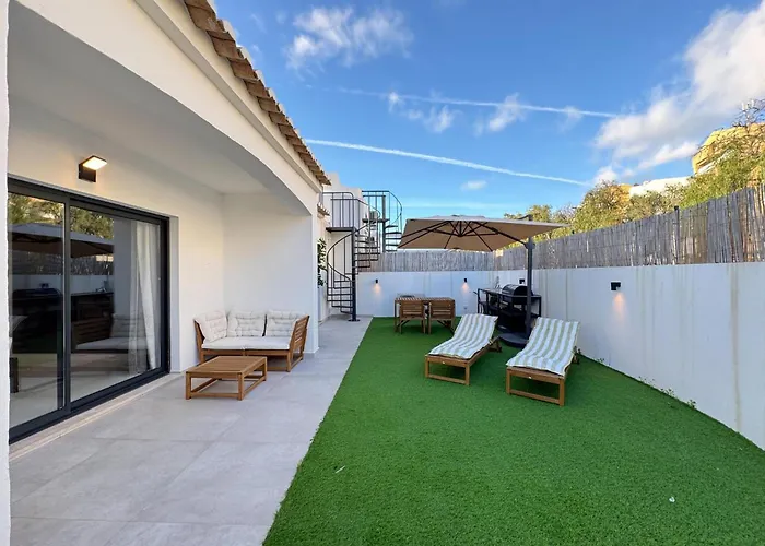 House With Jacuzzi Near The #1960 * ラゴス