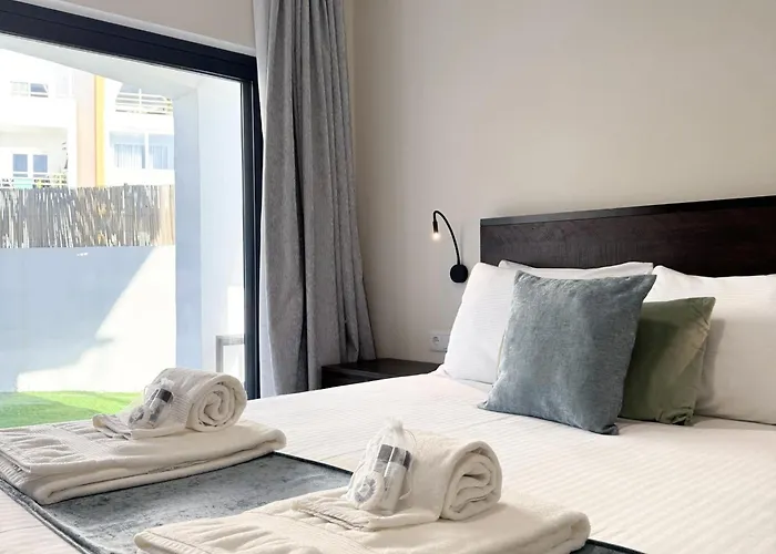 House With Jacuzzi Near The #1960 別荘 *