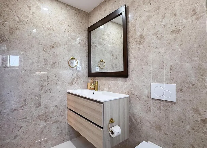 House With Jacuzzi Near The #1960 別荘