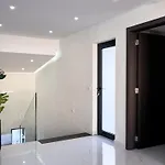 بيت للعطل House With Jacuzzi Near The #1960 لاغوس