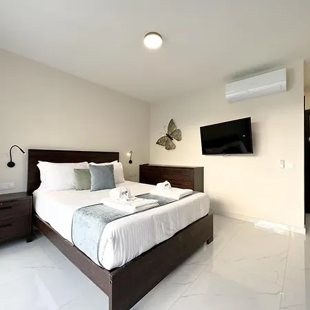 Σπίτι διακοπών House With Jacuzzi Near The #1960 *