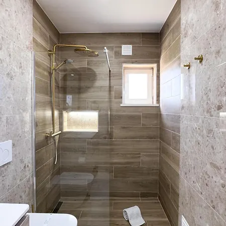 House With Jacuzzi Near The #1960